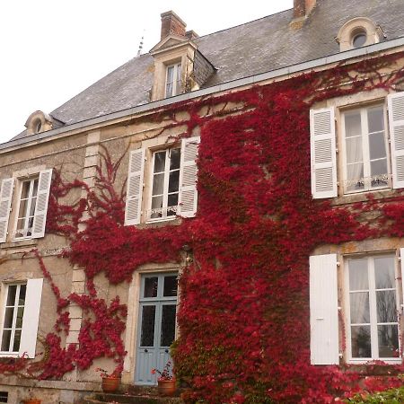 Le Logis Bed & Breakfast Les Pineaux Екстериор снимка