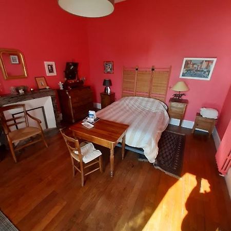 Le Logis Bed & Breakfast Les Pineaux Екстериор снимка
