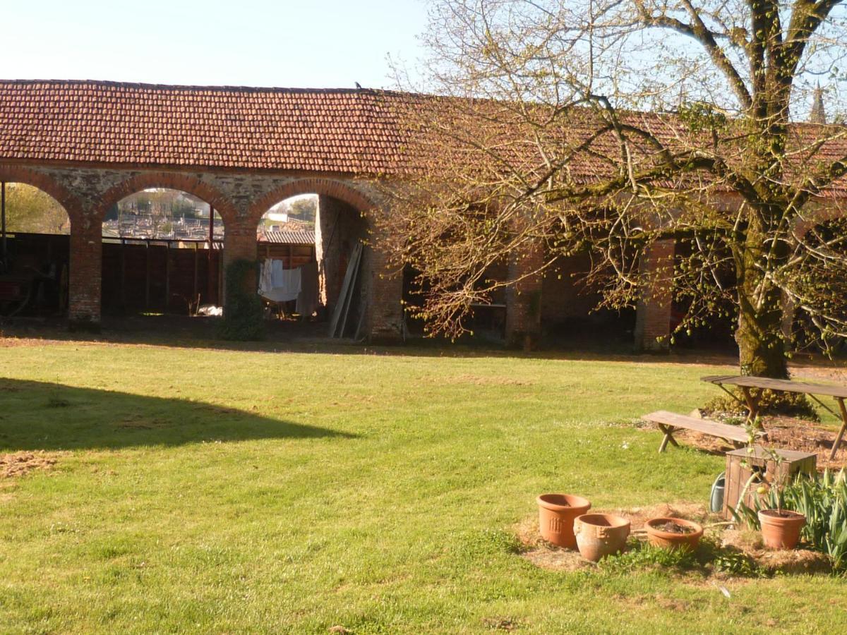 Le Logis Bed & Breakfast Les Pineaux Екстериор снимка