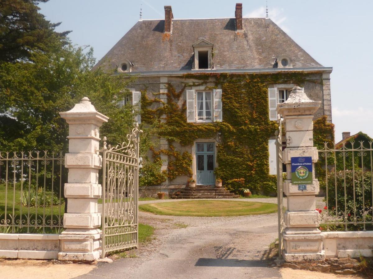 Le Logis Bed & Breakfast Les Pineaux Екстериор снимка