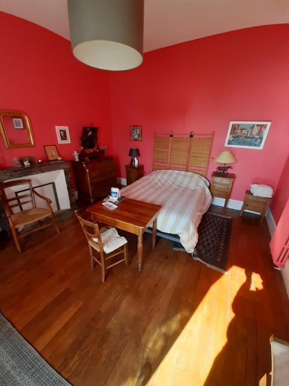 Le Logis Bed & Breakfast Les Pineaux Екстериор снимка